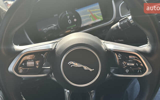 Серый Ягуар I-Pace, объемом двигателя 0 л и пробегом 151 тыс. км за 27999 $, фото 2 на Automoto.ua