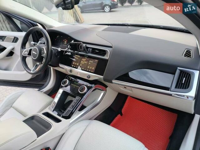 Серый Ягуар I-Pace, объемом двигателя 0 л и пробегом 185 тыс. км за 23000 $, фото 26 на Automoto.ua