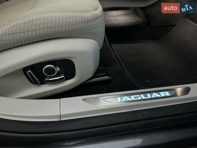 Серый Ягуар I-Pace, объемом двигателя 0 л и пробегом 83 тыс. км за 29500 $, фото 49 на Automoto.ua