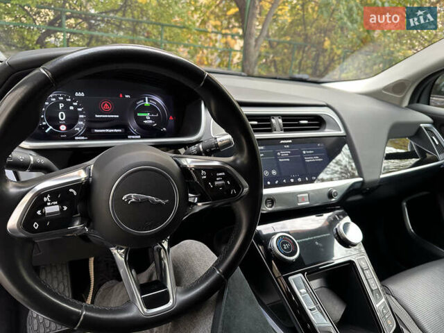 Серый Ягуар I-Pace, объемом двигателя 0 л и пробегом 94 тыс. км за 25490 $, фото 9 на Automoto.ua