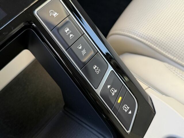 Серый Ягуар I-Pace, объемом двигателя 0 л и пробегом 123 тыс. км за 22999 $, фото 16 на Automoto.ua