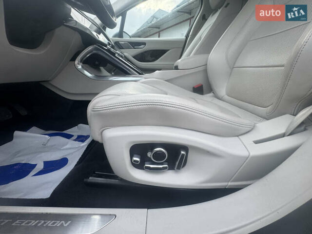 Серый Ягуар I-Pace, объемом двигателя 0 л и пробегом 129 тыс. км за 26500 $, фото 57 на Automoto.ua