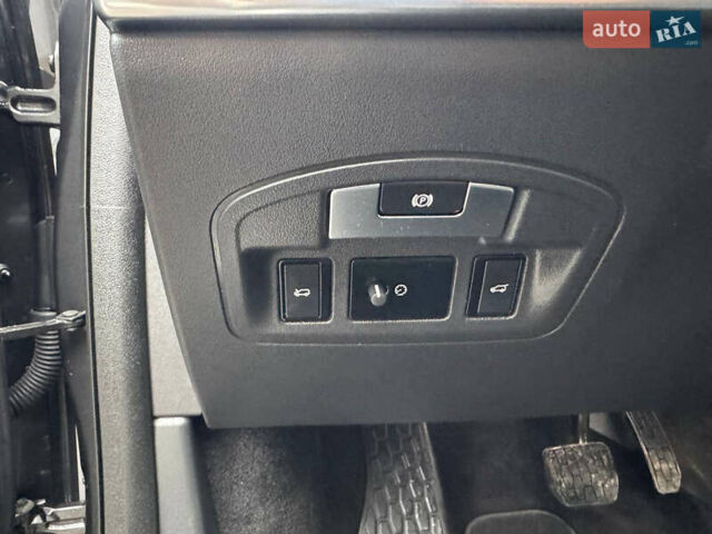 Серый Ягуар I-Pace, объемом двигателя 0 л и пробегом 149 тыс. км за 22978 $, фото 42 на Automoto.ua