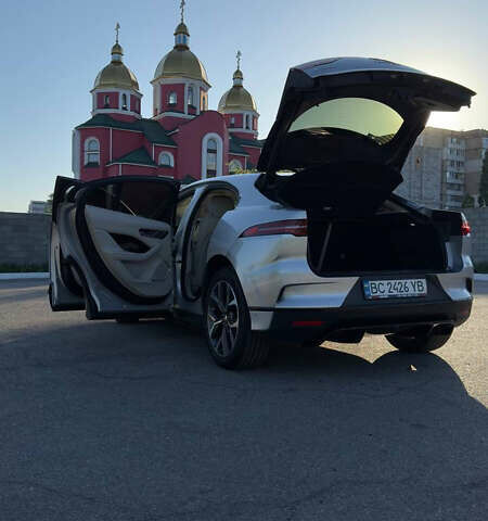 Серый Ягуар I-Pace, объемом двигателя 0 л и пробегом 55 тыс. км за 27600 $, фото 2 на Automoto.ua