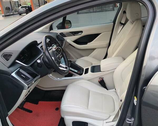 Серый Ягуар I-Pace, объемом двигателя 0 л и пробегом 186 тыс. км за 24000 $, фото 5 на Automoto.ua