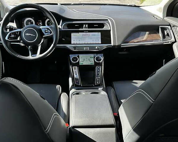 Серый Ягуар I-Pace, объемом двигателя 0 л и пробегом 89 тыс. км за 16500 $, фото 8 на Automoto.ua