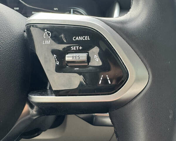 Серый Ягуар I-Pace, объемом двигателя 0 л и пробегом 143 тыс. км за 25500 $, фото 30 на Automoto.ua