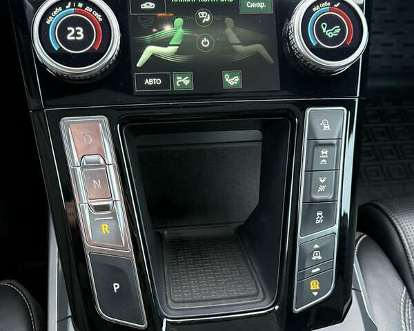 Серый Ягуар I-Pace, объемом двигателя 0 л и пробегом 169 тыс. км за 24999 $, фото 13 на Automoto.ua