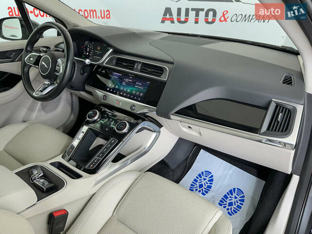 Серый Ягуар I-Pace, объемом двигателя 0 л и пробегом 68 тыс. км за 28950 $, фото 7 на Automoto.ua