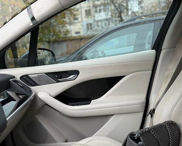 Серый Ягуар I-Pace, объемом двигателя 0 л и пробегом 102 тыс. км за 22500 $, фото 9 на Automoto.ua