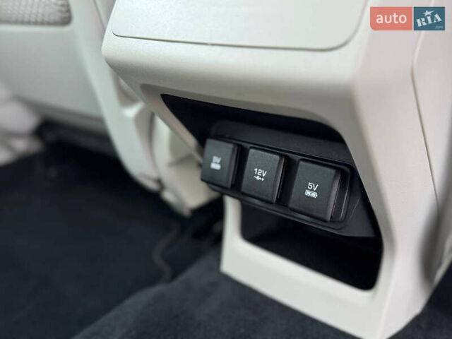 Серый Ягуар I-Pace, объемом двигателя 0 л и пробегом 80 тыс. км за 23900 $, фото 50 на Automoto.ua