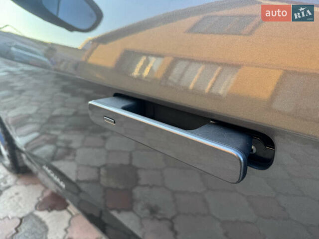 Серый Ягуар I-Pace, объемом двигателя 0 л и пробегом 120 тыс. км за 21499 $, фото 11 на Automoto.ua