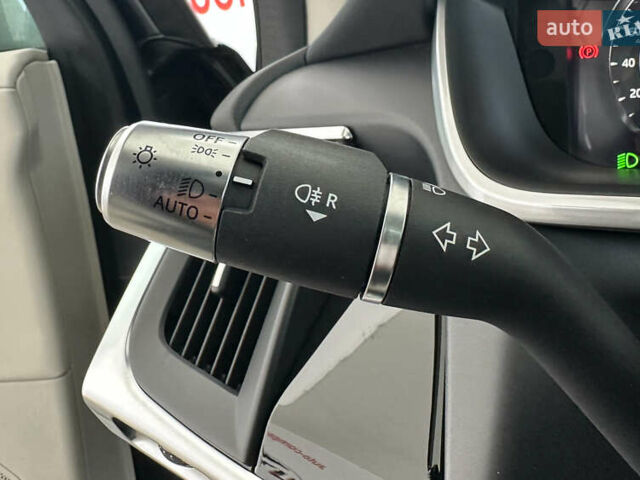 Серый Ягуар I-Pace, объемом двигателя 0 л и пробегом 68 тыс. км за 28950 $, фото 26 на Automoto.ua