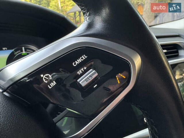 Серый Ягуар I-Pace, объемом двигателя 0 л и пробегом 158 тыс. км за 22950 $, фото 181 на Automoto.ua