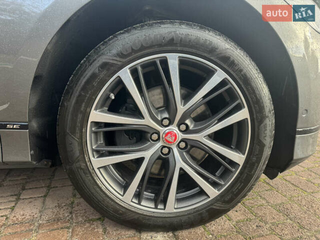 Серый Ягуар I-Pace, объемом двигателя 0 л и пробегом 86 тыс. км за 23599 $, фото 19 на Automoto.ua