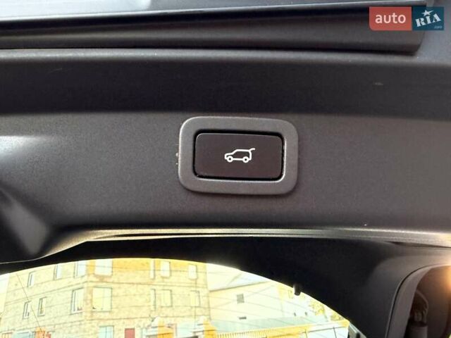 Серый Ягуар I-Pace, объемом двигателя 0 л и пробегом 158 тыс. км за 22700 $, фото 67 на Automoto.ua
