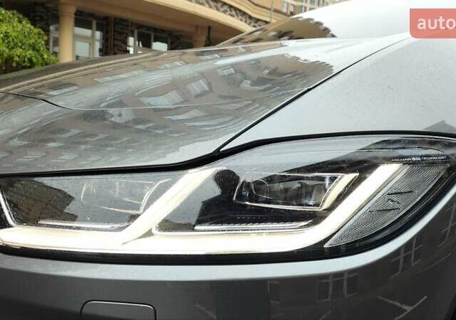 Серый Ягуар I-Pace, объемом двигателя 0 л и пробегом 66 тыс. км за 25500 $, фото 3 на Automoto.ua