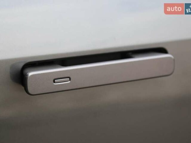 Серый Ягуар I-Pace, объемом двигателя 0 л и пробегом 90 тыс. км за 25000 $, фото 31 на Automoto.ua