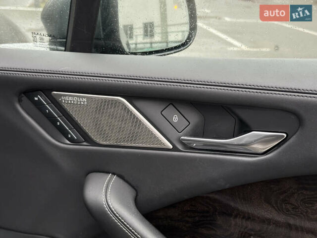 Серый Ягуар I-Pace, объемом двигателя 0 л и пробегом 163 тыс. км за 26500 $, фото 82 на Automoto.ua