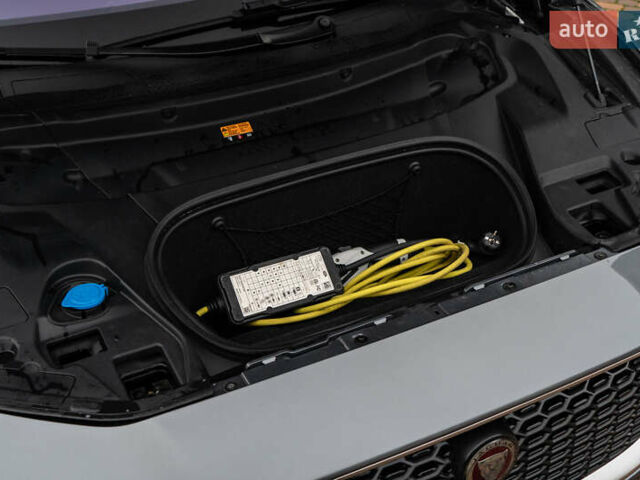 Серый Ягуар I-Pace, объемом двигателя 0 л и пробегом 78 тыс. км за 27000 $, фото 44 на Automoto.ua