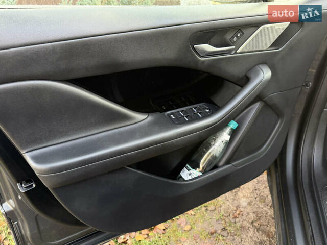 Серый Ягуар I-Pace, объемом двигателя 0 л и пробегом 112 тыс. км за 22999 $, фото 35 на Automoto.ua