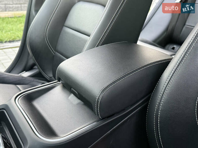 Серый Ягуар I-Pace, объемом двигателя 0 л и пробегом 88 тыс. км за 23200 $, фото 41 на Automoto.ua