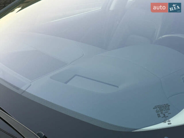 Серый Ягуар I-Pace, объемом двигателя 0 л и пробегом 88 тыс. км за 23200 $, фото 9 на Automoto.ua