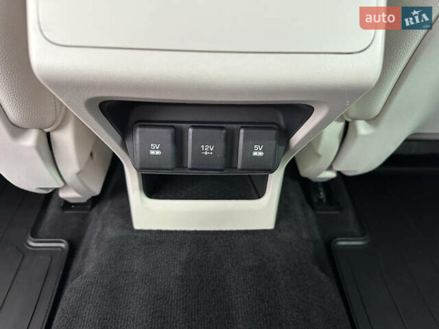 Серый Ягуар I-Pace, объемом двигателя 0 л и пробегом 68 тыс. км за 28950 $, фото 18 на Automoto.ua