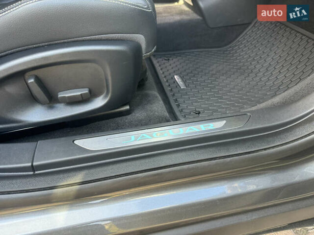 Сірий Ягуар I-Pace, об'ємом двигуна 0 л та пробігом 86 тис. км за 23599 $, фото 37 на Automoto.ua