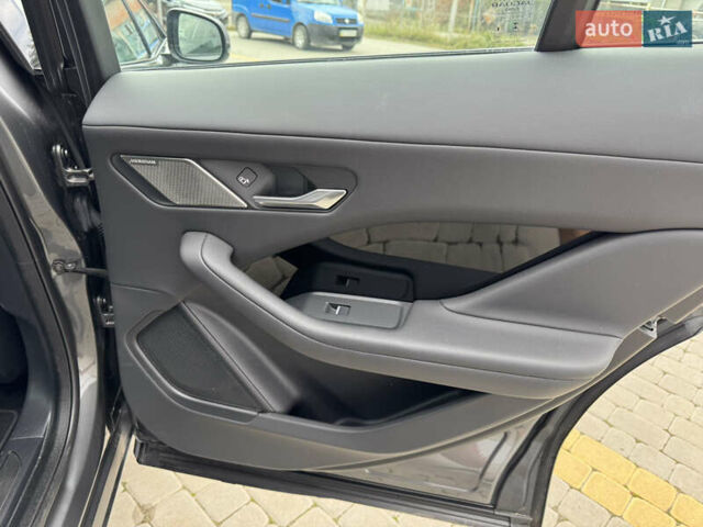 Серый Ягуар I-Pace, объемом двигателя 0 л и пробегом 148 тыс. км за 23499 $, фото 28 на Automoto.ua