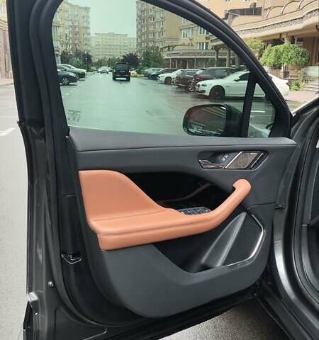 Серый Ягуар I-Pace, объемом двигателя 0 л и пробегом 66 тыс. км за 25500 $, фото 72 на Automoto.ua