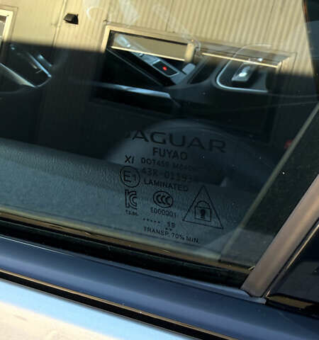 Серый Ягуар I-Pace, объемом двигателя 0 л и пробегом 87 тыс. км за 28000 $, фото 15 на Automoto.ua