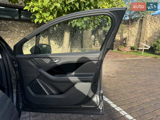 Серый Ягуар I-Pace, объемом двигателя 0 л и пробегом 86 тыс. км за 23599 $, фото 37 на Automoto.ua