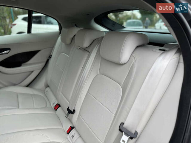 Серый Ягуар I-Pace, объемом двигателя 0 л и пробегом 80 тыс. км за 23900 $, фото 63 на Automoto.ua