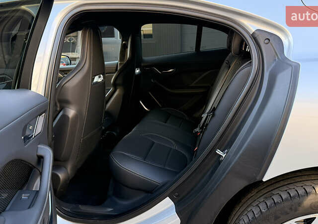 Серый Ягуар I-Pace, объемом двигателя 0 л и пробегом 87 тыс. км за 28000 $, фото 23 на Automoto.ua