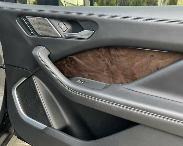 Серый Ягуар I-Pace, объемом двигателя 0 л и пробегом 101 тыс. км за 25300 $, фото 24 на Automoto.ua