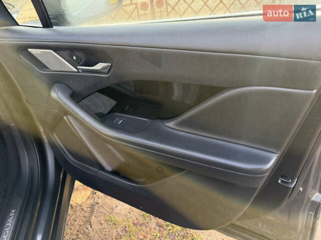 Серый Ягуар I-Pace, объемом двигателя 0 л и пробегом 112 тыс. км за 22999 $, фото 57 на Automoto.ua