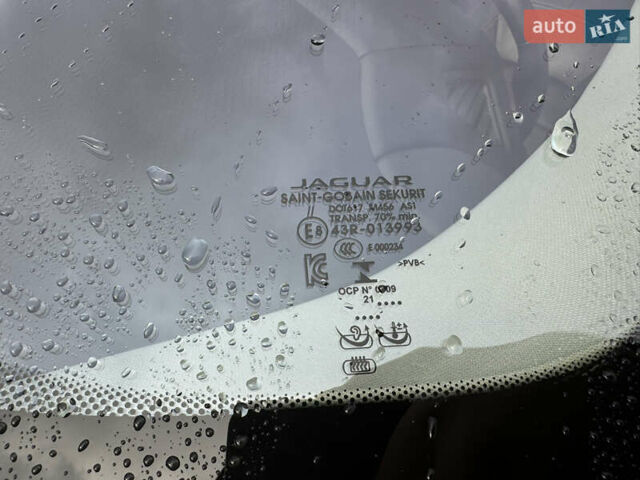Серый Ягуар I-Pace, объемом двигателя 0 л и пробегом 86 тыс. км за 23599 $, фото 18 на Automoto.ua