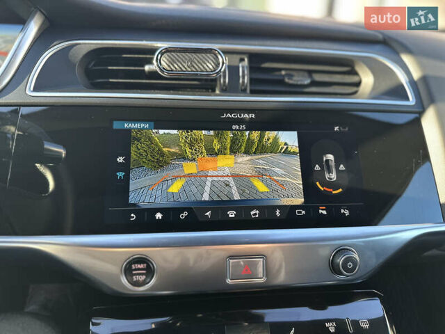Серый Ягуар I-Pace, объемом двигателя 0 л и пробегом 106 тыс. км за 22900 $, фото 28 на Automoto.ua
