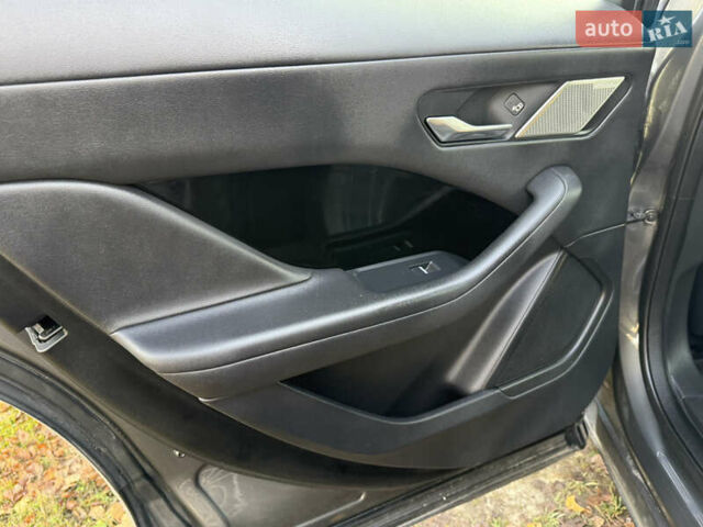 Серый Ягуар I-Pace, объемом двигателя 0 л и пробегом 112 тыс. км за 22999 $, фото 45 на Automoto.ua