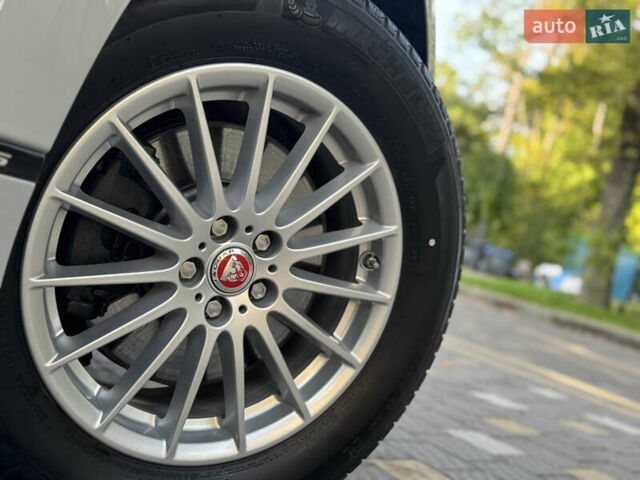 Серый Ягуар I-Pace, объемом двигателя 0 л и пробегом 158 тыс. км за 22950 $, фото 127 на Automoto.ua