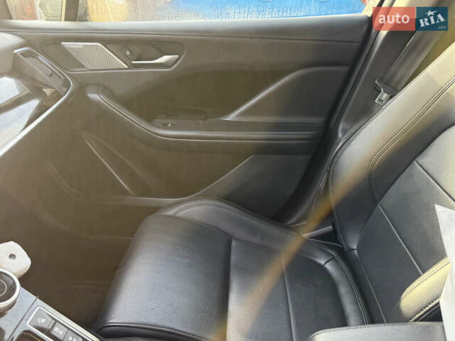 Серый Ягуар I-Pace, объемом двигателя 0 л и пробегом 112 тыс. км за 22999 $, фото 41 на Automoto.ua