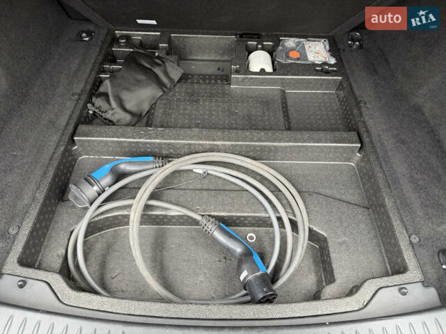 Ягуар I-Pace 2019 в Тернополе на Automoto.ua Серый Ягуар I-Pace, объемом двигателя 0 л и пробегом 128 тыс. км за 22300 $, фото 19 на Automoto.ua