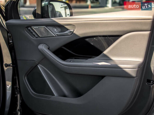 Серый Ягуар I-Pace, объемом двигателя 0 л и пробегом 40 тыс. км за 29000 $, фото 14 на Automoto.ua