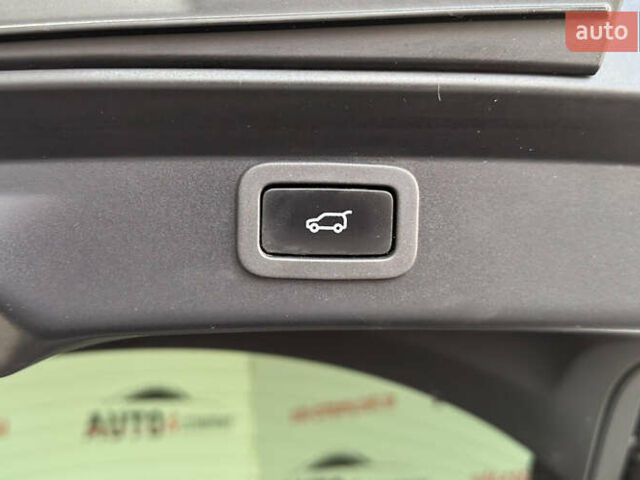 Серый Ягуар I-Pace, объемом двигателя 0 л и пробегом 68 тыс. км за 28950 $, фото 5 на Automoto.ua