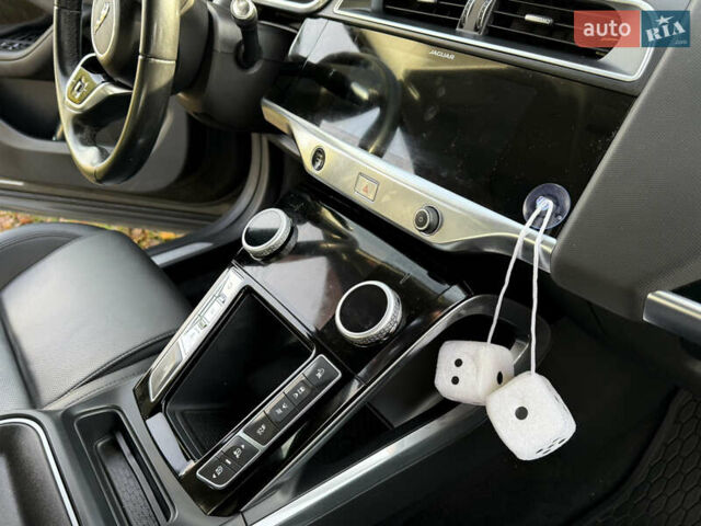 Серый Ягуар I-Pace, объемом двигателя 0 л и пробегом 112 тыс. км за 22999 $, фото 31 на Automoto.ua