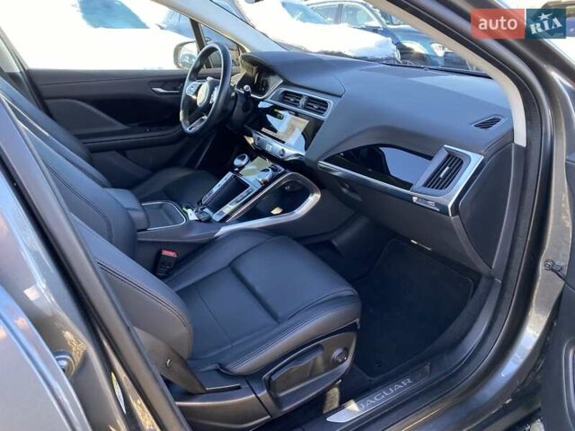 Серый Ягуар I-Pace, объемом двигателя 0 л и пробегом 95 тыс. км за 23900 $, фото 90 на Automoto.ua
