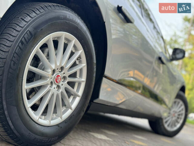 Серый Ягуар I-Pace, объемом двигателя 0 л и пробегом 158 тыс. км за 22950 $, фото 91 на Automoto.ua