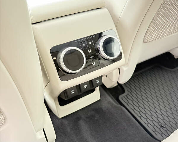 Серый Ягуар I-Pace, объемом двигателя 0 л и пробегом 86 тыс. км за 25500 $, фото 13 на Automoto.ua