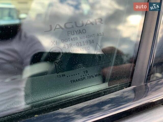 Серый Ягуар I-Pace, объемом двигателя 0 л и пробегом 147 тыс. км за 23499 $, фото 19 на Automoto.ua